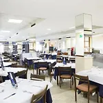 Отель Port Fleming 2*