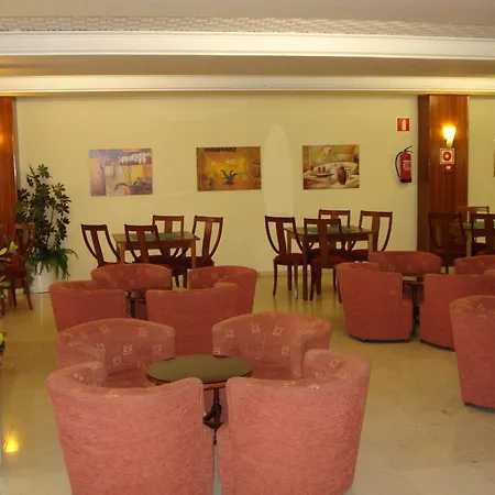 Port Fleming Отель 2*