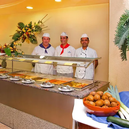 Port Fleming Отель