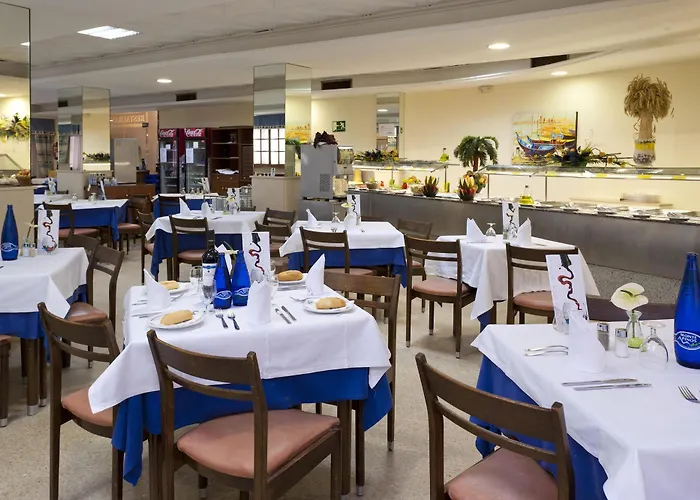 Port Fleming Hotel 2*