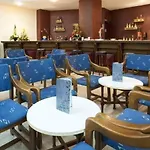 Port Fleming Hotel 2*