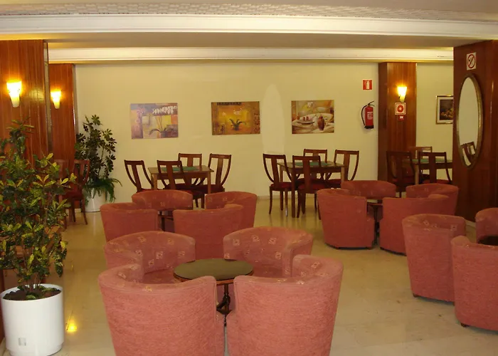 Port Fleming Отель 2*